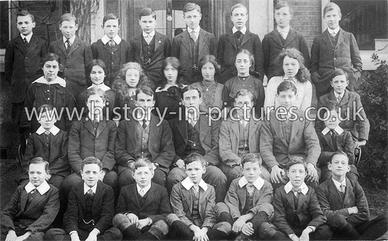 Clark's College, Civil service, Class, Walthamstow, London. Feb 1914.